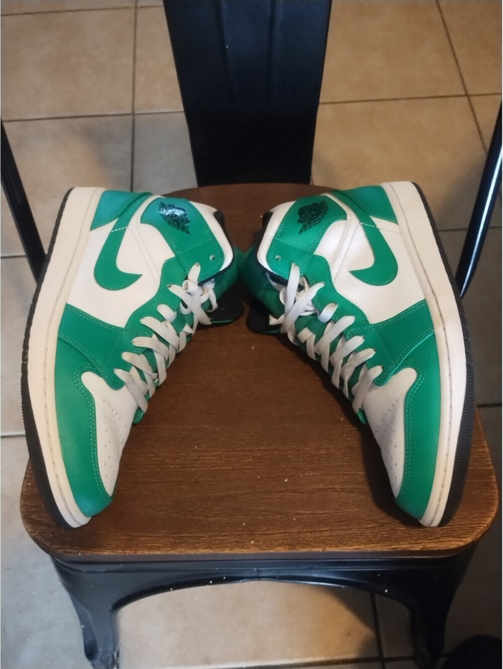 Air Jordan 1 Mid "Lucky Green" Size 10 (Men's) Basketball Shoes